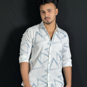 স্কাই হোয়াইট প্রিন্টেড শার্ট-Triangle